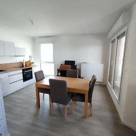 Brand New, Fully Equipped, Comfortable *